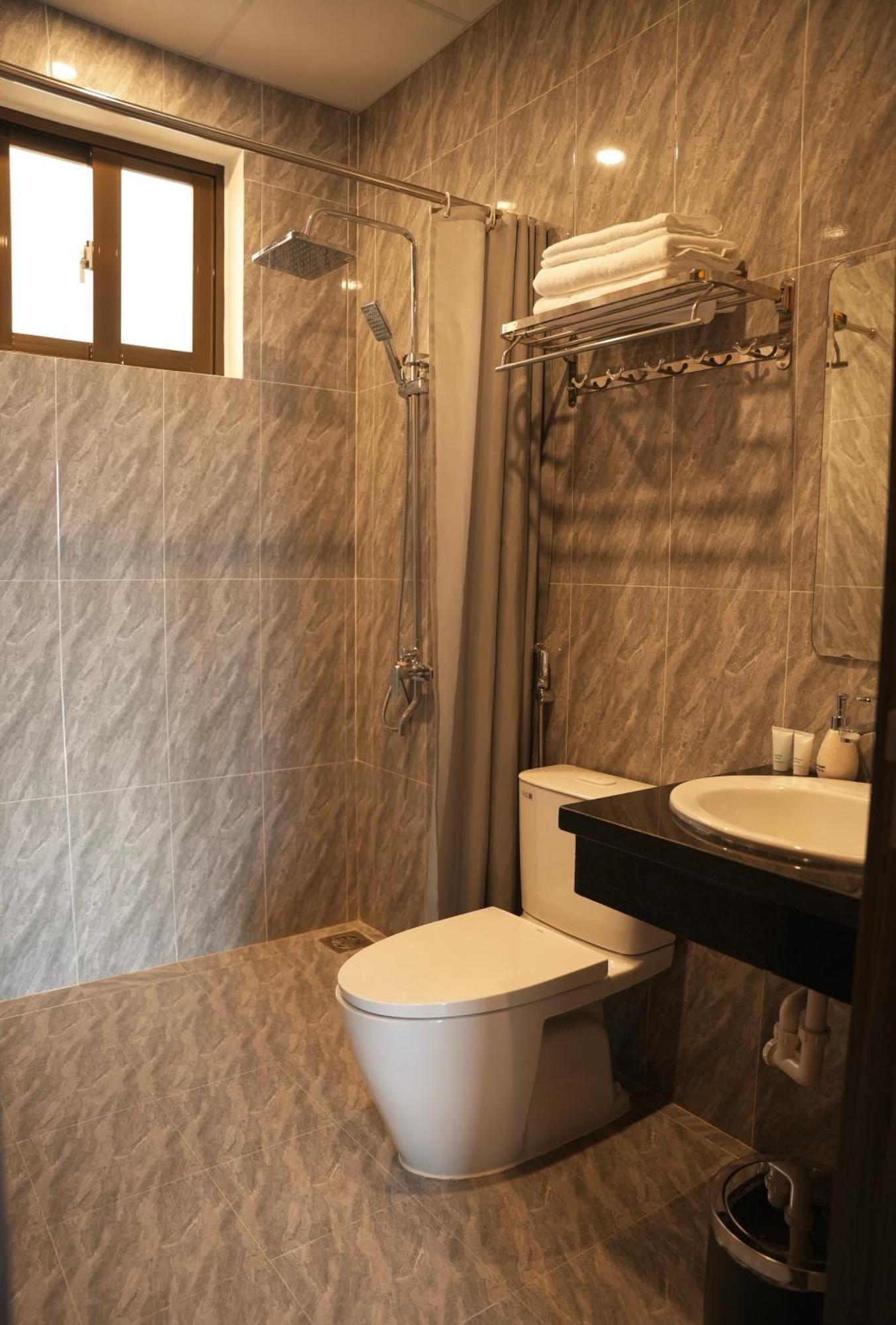 Tuyet Suong Hotel Quảng Ngãi Extérieur photo